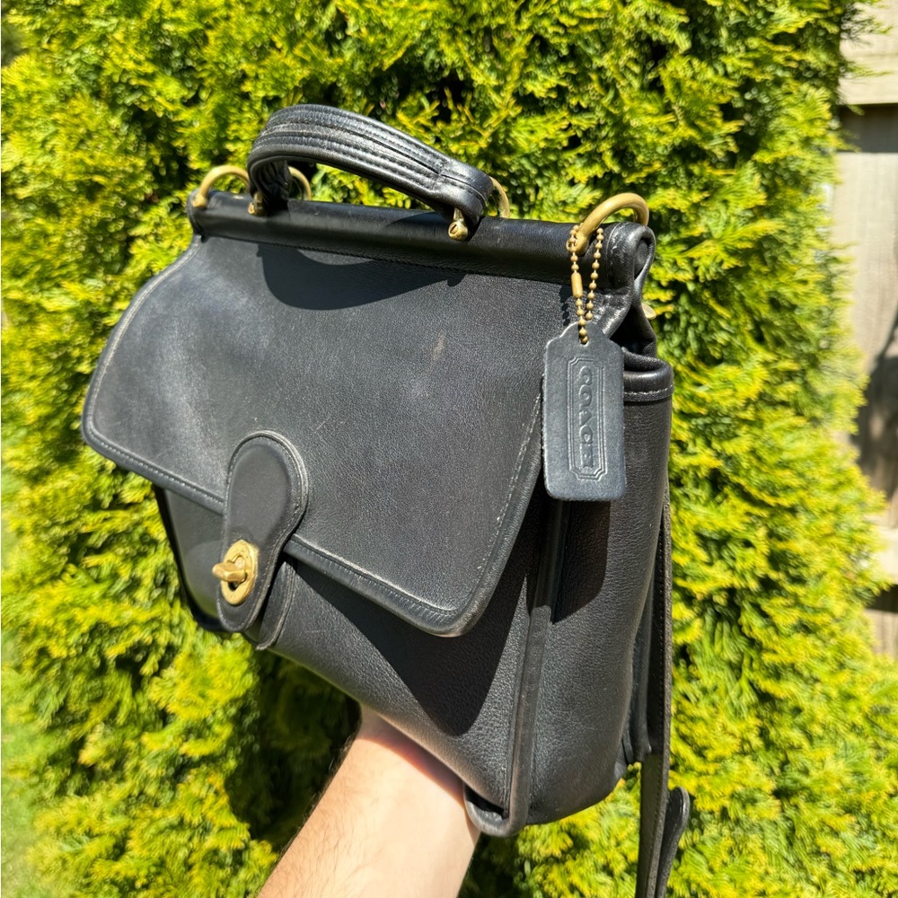 VINTAGE Coach Willis Bag 9927. Black Leather and Brass.